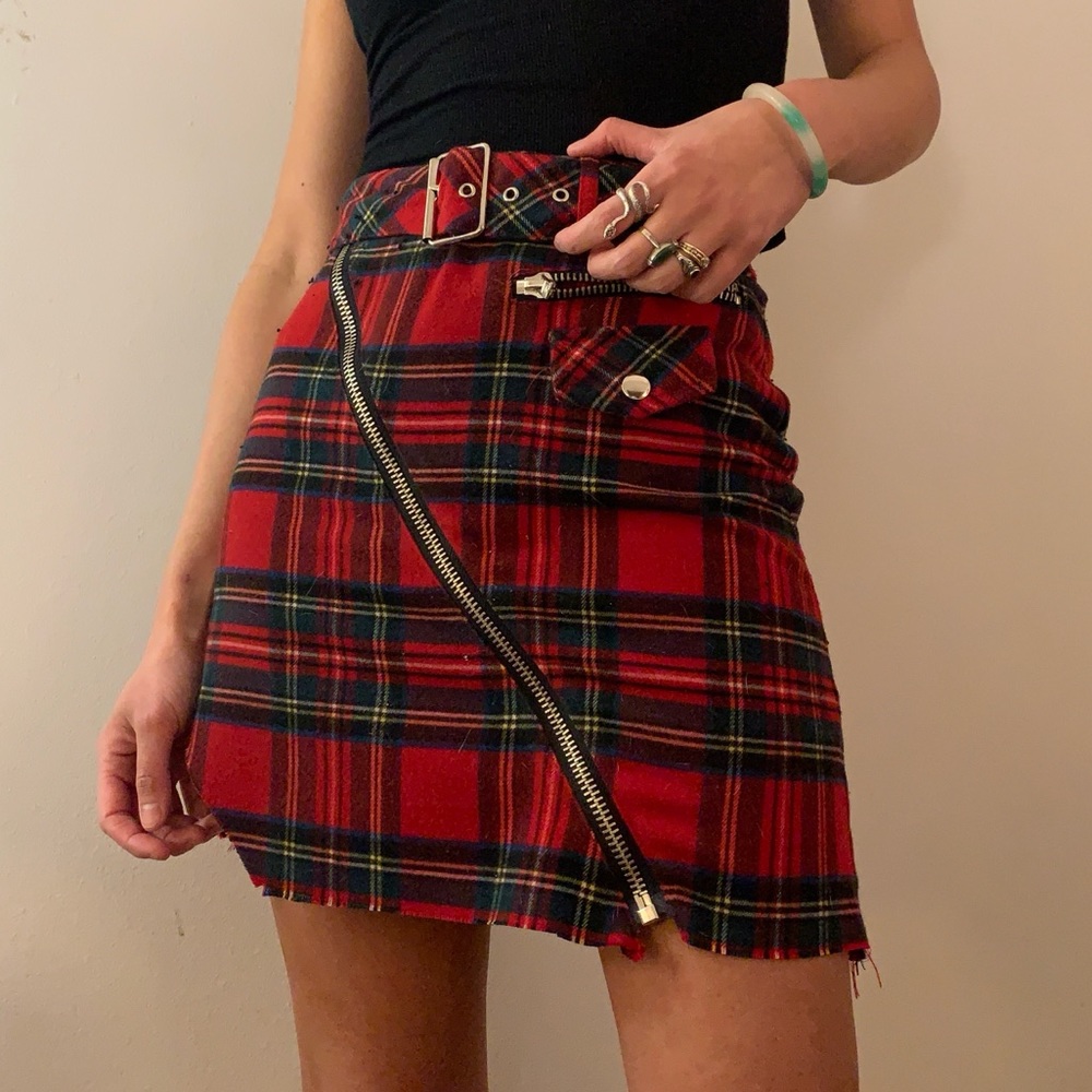 ONE OF A KIND UNIF plaid belted skirt